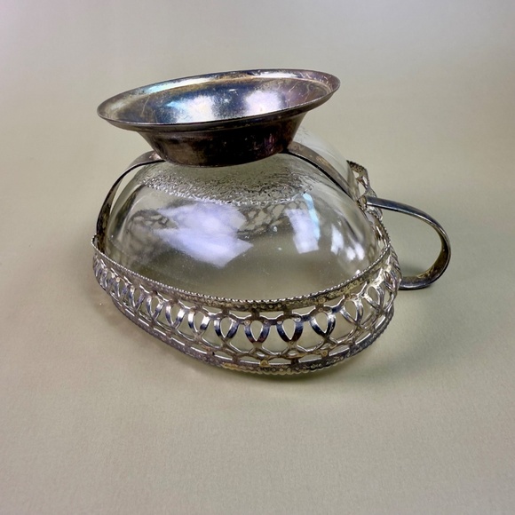 Vintage English Silverplate & Glass Heart Basket | Footed Handle Dish | England - Picture 13 of 16